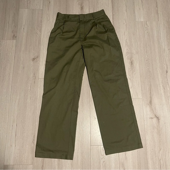 TNA Pants - Aritzia TNA Green Straight Leg Khaki Pants